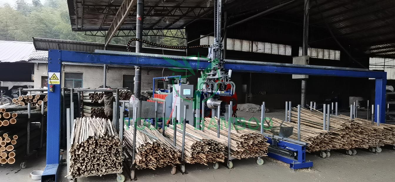  Automatic Bamboo Splitter